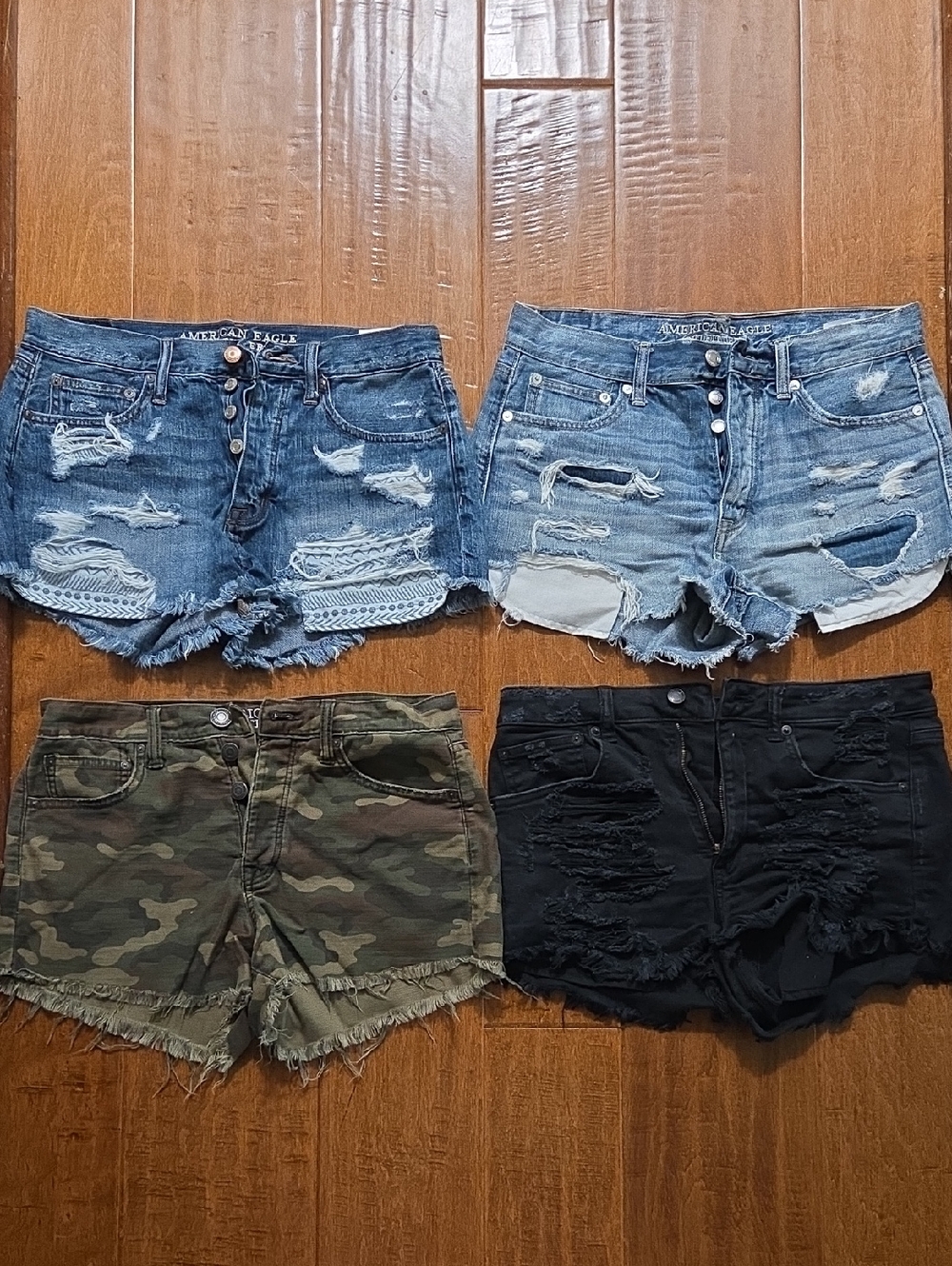 Four Pairs American Eagle Shorts Size 6